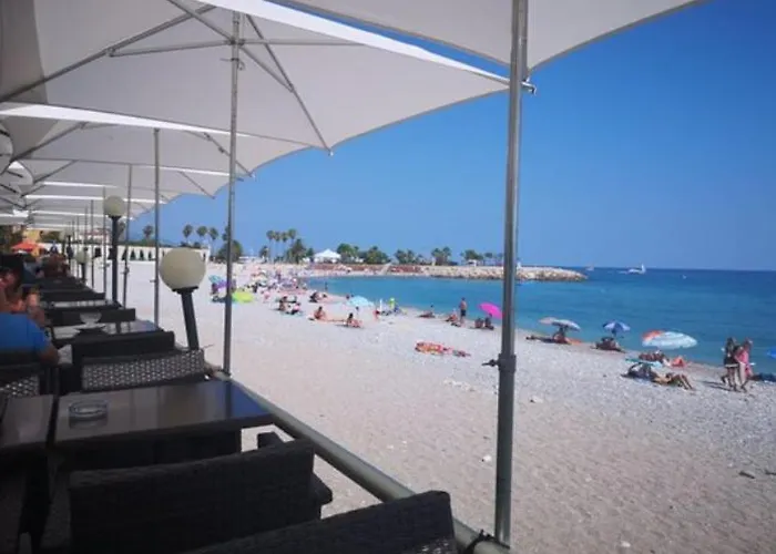 La Perle De * מנטון